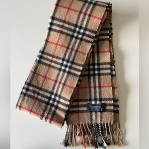 Burberry London Vintage Lambswool Scarf
